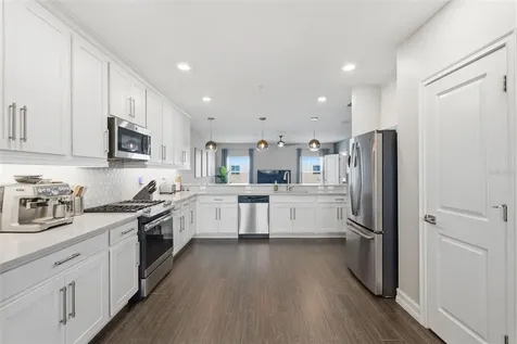 4921 W Paul Avenue Tampa FL 33611