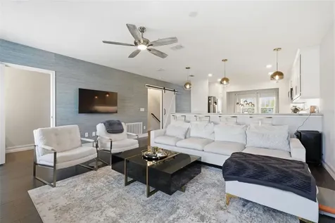 4921 W Paul Avenue Tampa FL 33611