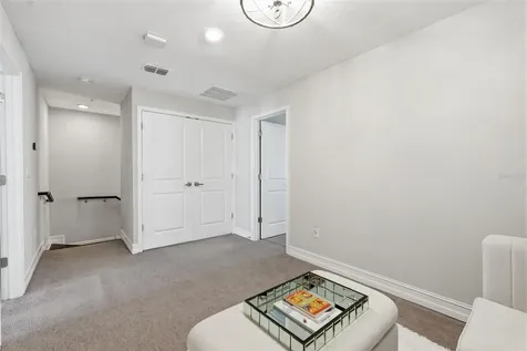 4921 W Paul Avenue Tampa FL 33611