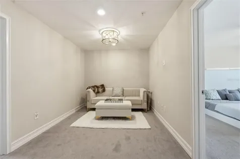 4921 W Paul Avenue Tampa FL 33611