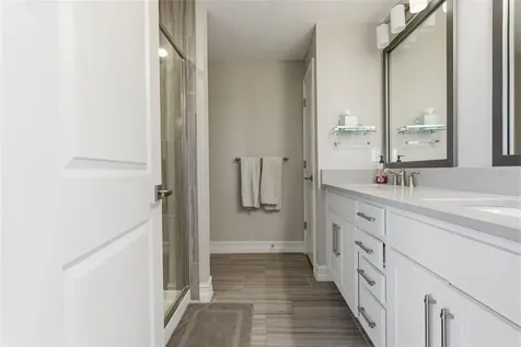 4921 W Paul Avenue Tampa FL 33611