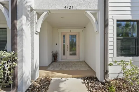4921 W Paul Avenue Tampa FL 33611