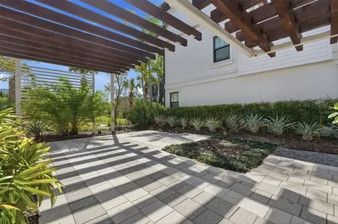 4921 W Paul Avenue Tampa FL 33611