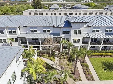 4921 W Paul Avenue Tampa FL 33611
