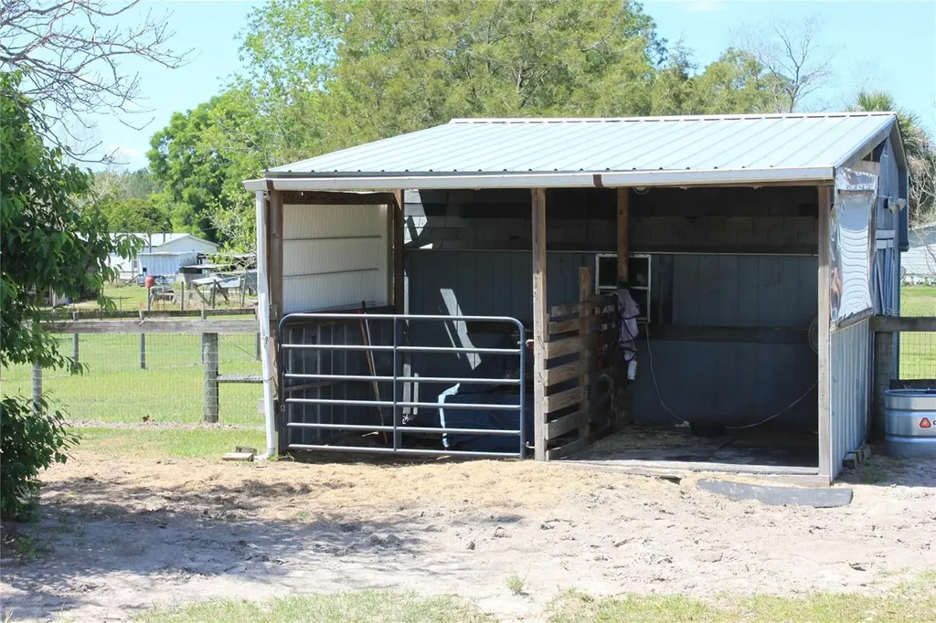 19231 NW Highway 335 Williston FL 32696