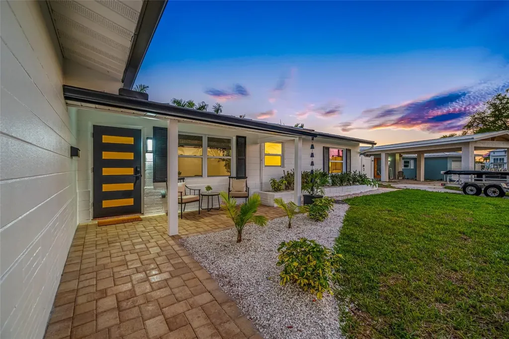 7984 1st Avenue S St Petersburg FL 33707