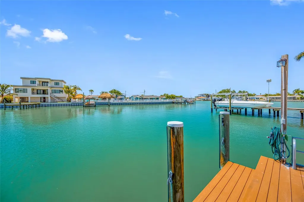 7984 1st Avenue S St Petersburg FL 33707