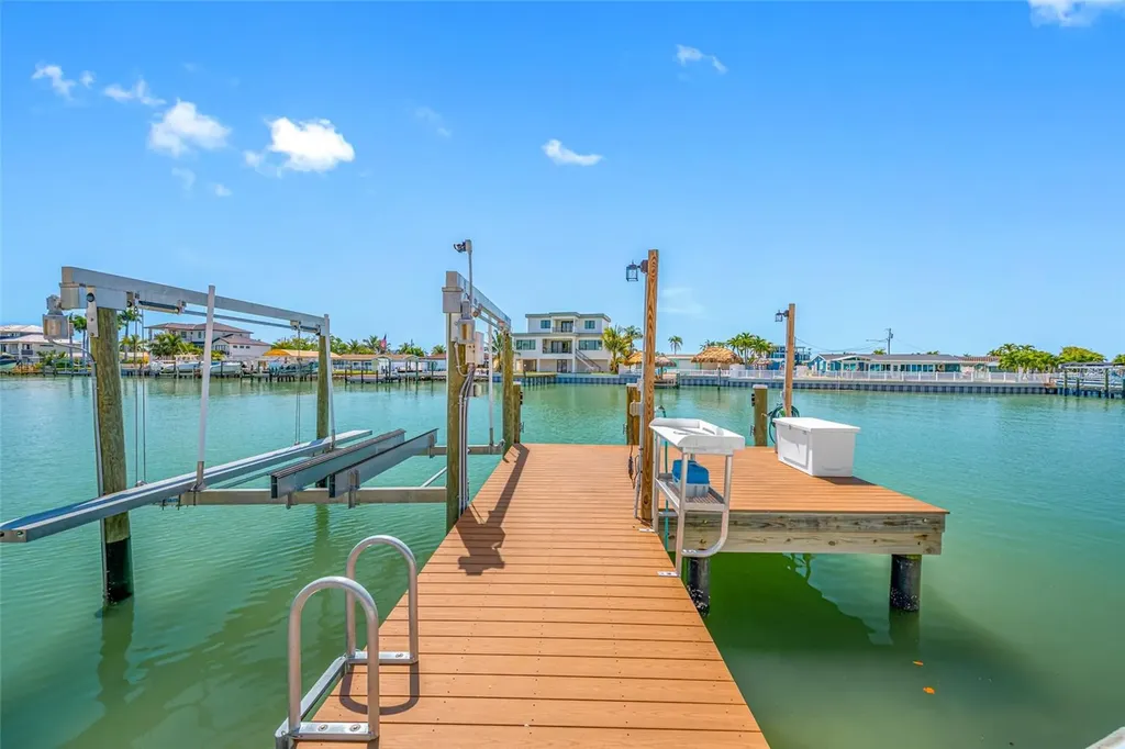 7984 1st Avenue S St Petersburg FL 33707