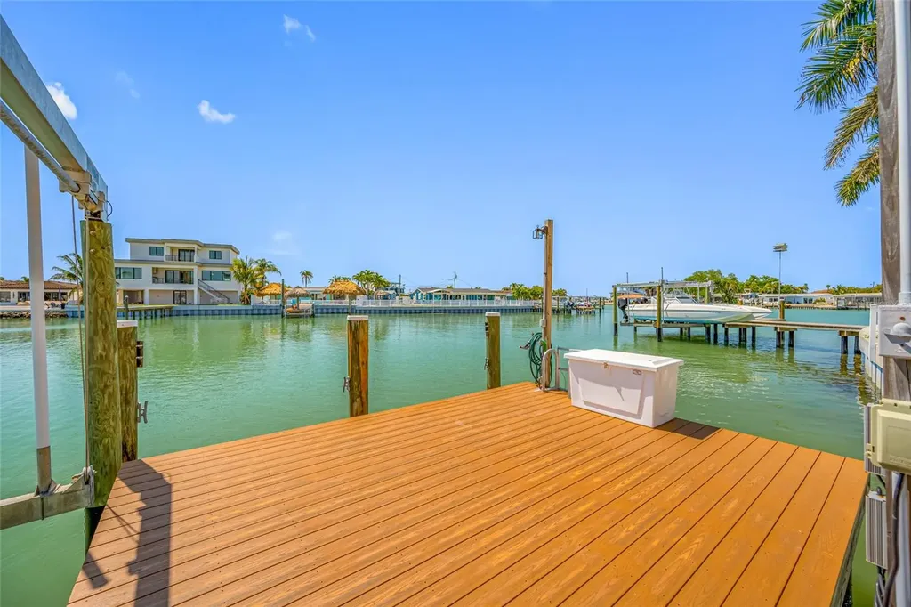 7984 1st Avenue S St Petersburg FL 33707