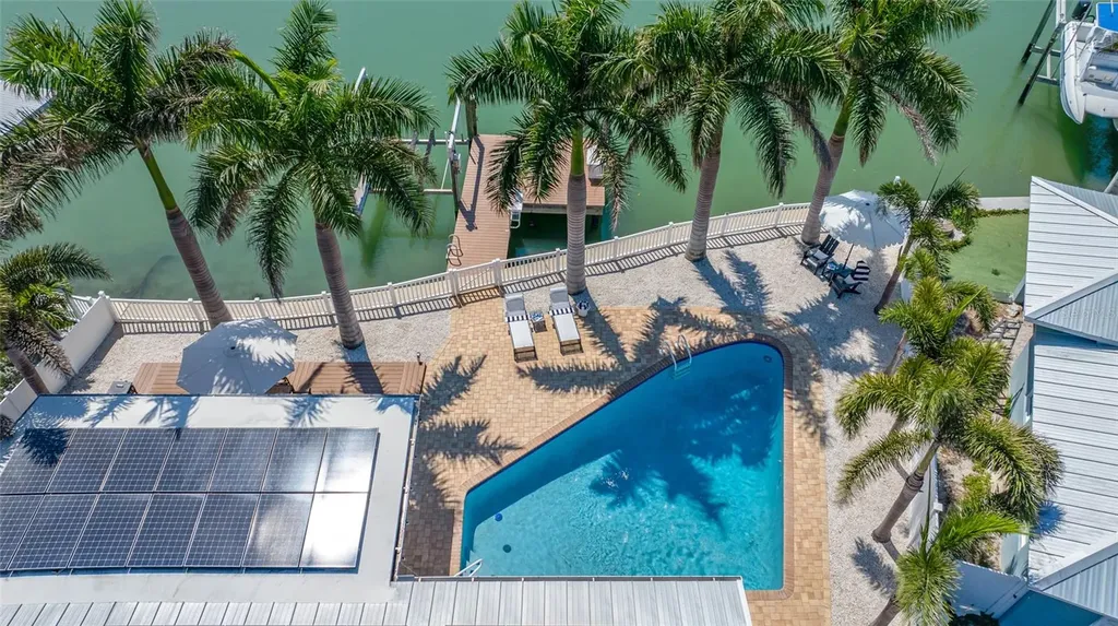7984 1st Avenue S St Petersburg FL 33707