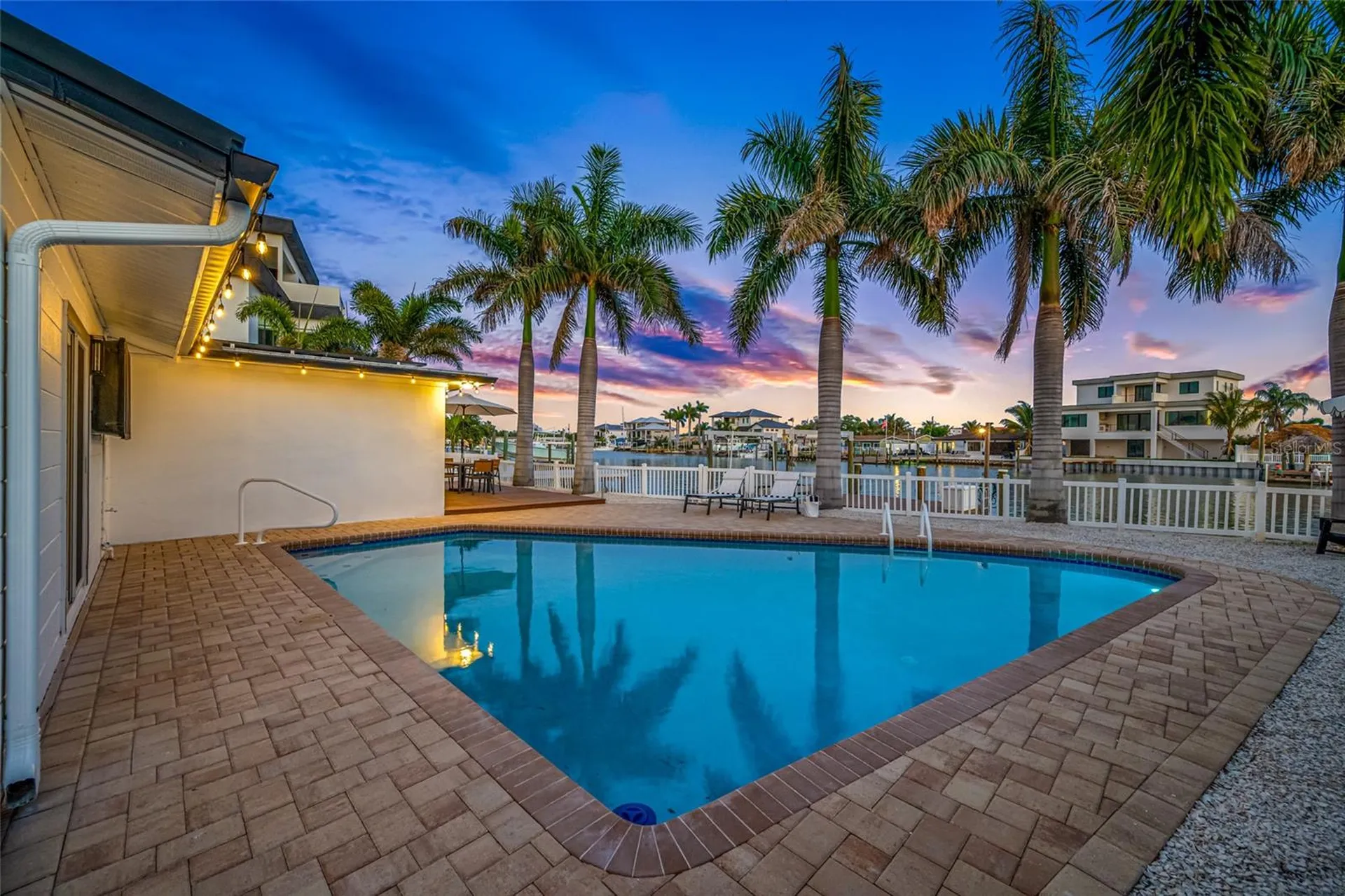 7984 1st Avenue S St Petersburg FL 33707