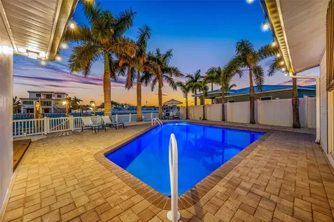 7984 1st Avenue S St Petersburg FL 33707
