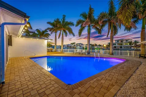 7984 1st Avenue S St Petersburg FL 33707