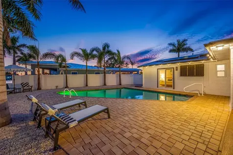 7984 1st Avenue S St Petersburg FL 33707