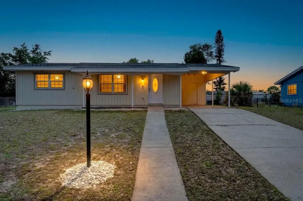 2791 Fulford Street Deltona FL 32738