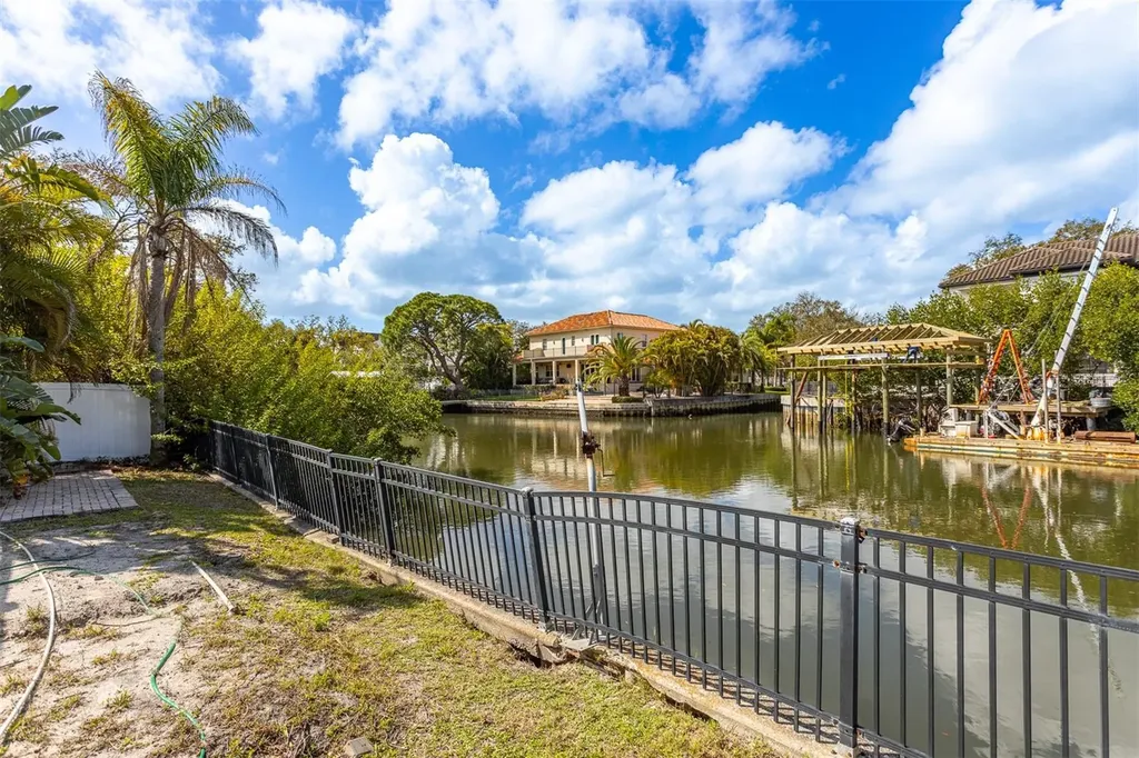2107 S West Shore Boulevard Tampa FL 33629