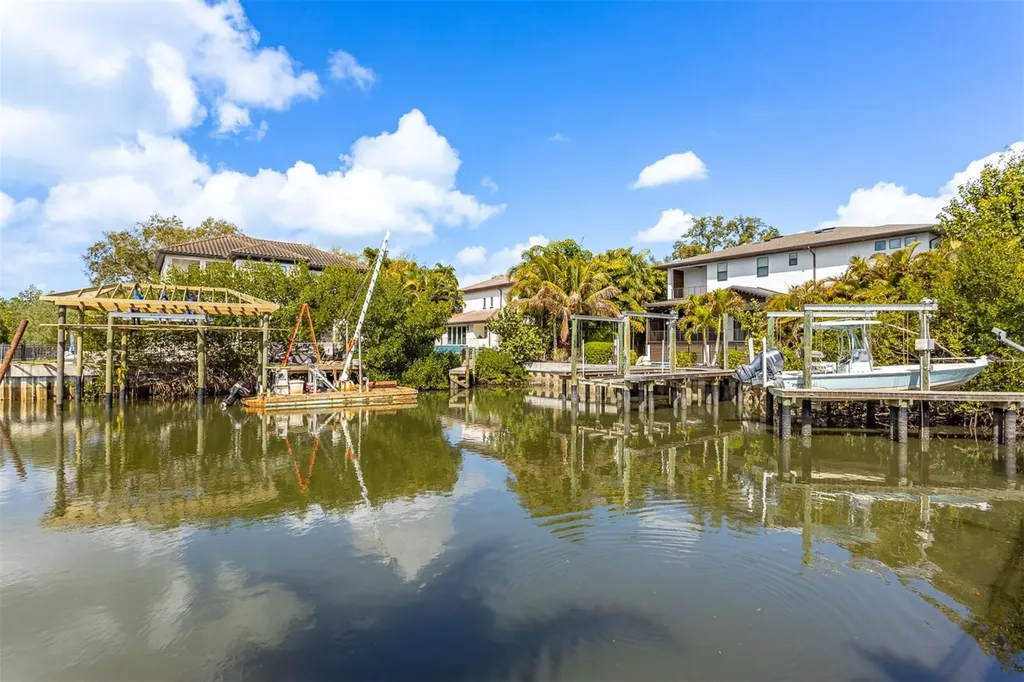 2107 S West Shore Boulevard Tampa FL 33629