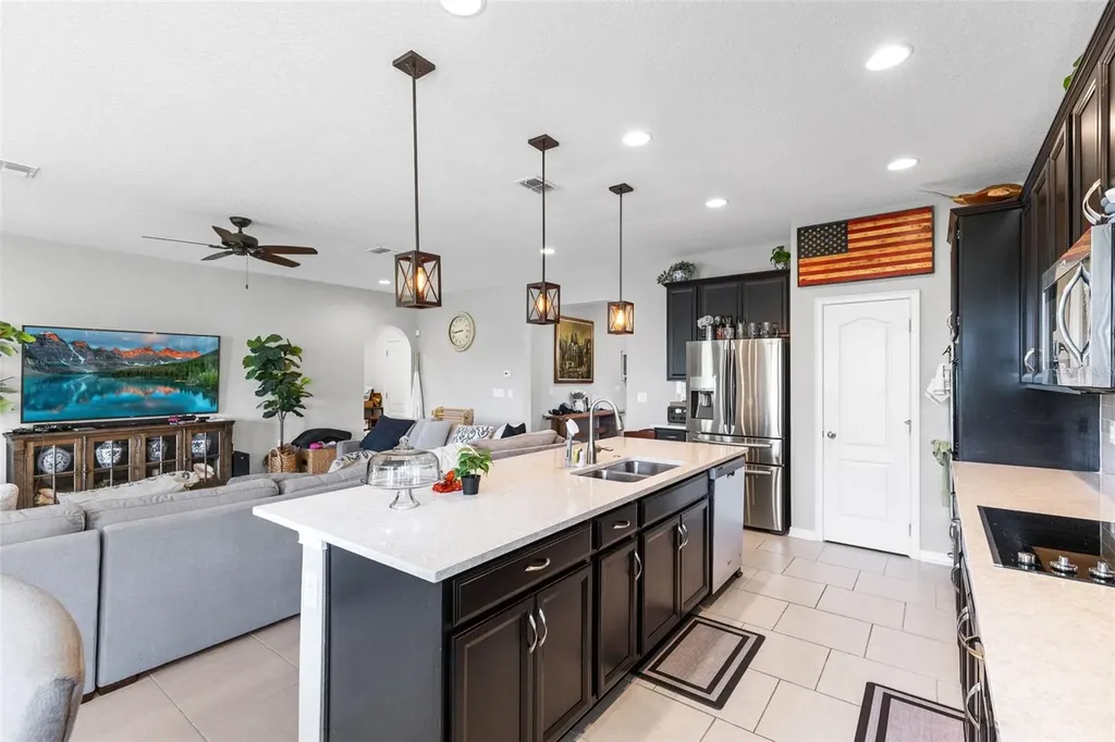 1213 Fountain Coin Loop Orlando FL 32828