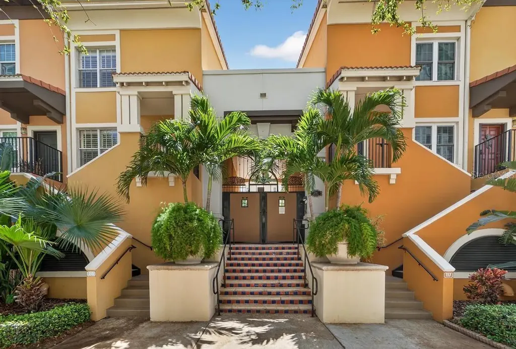 200 4th Avenue S St Petersburg FL 33701