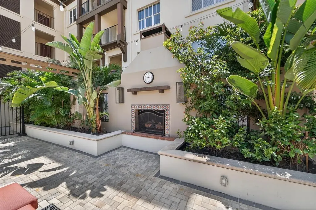 200 4th Avenue S St Petersburg FL 33701