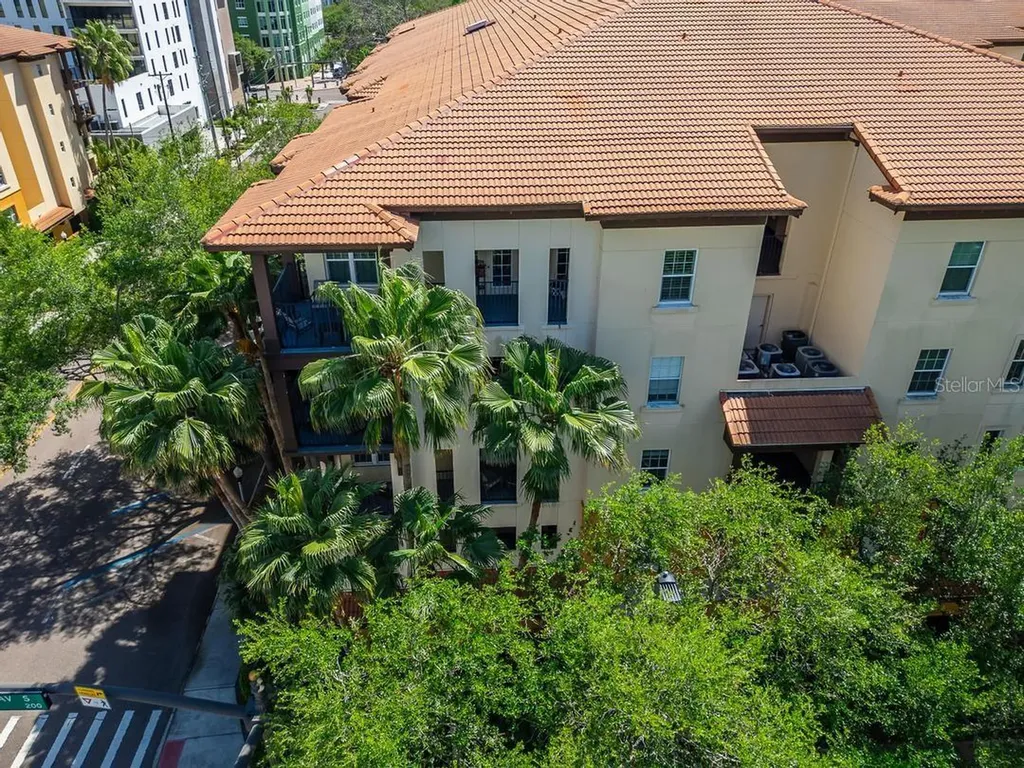 200 4th Avenue S St Petersburg FL 33701
