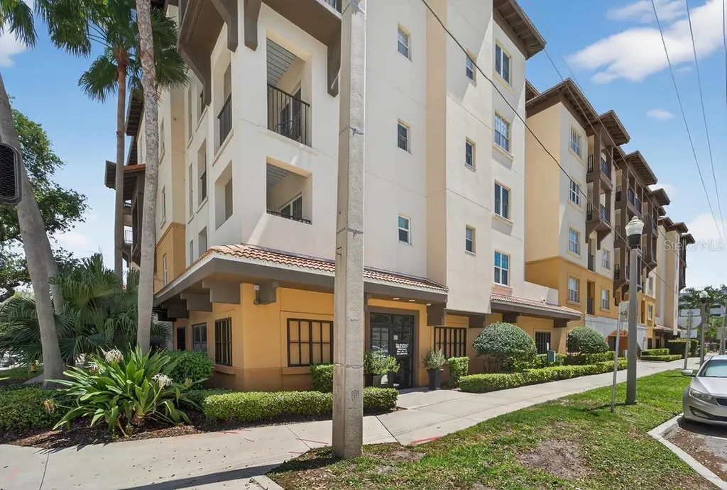 200 4th Avenue S St Petersburg FL 33701