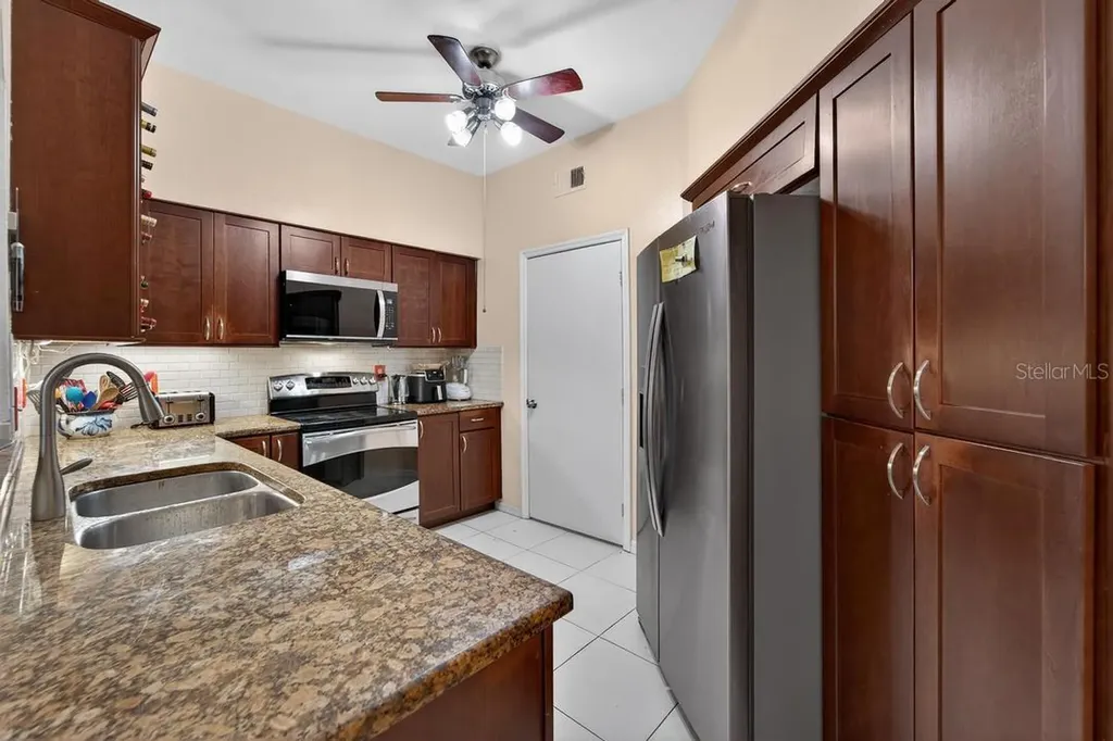 200 4th Avenue S St Petersburg FL 33701