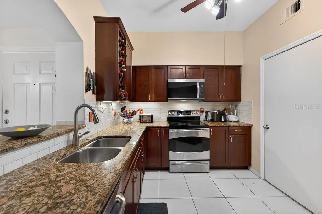 200 4th Avenue S St Petersburg FL 33701