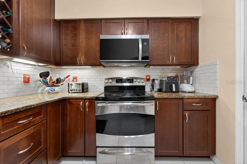 200 4th Avenue S St Petersburg FL 33701