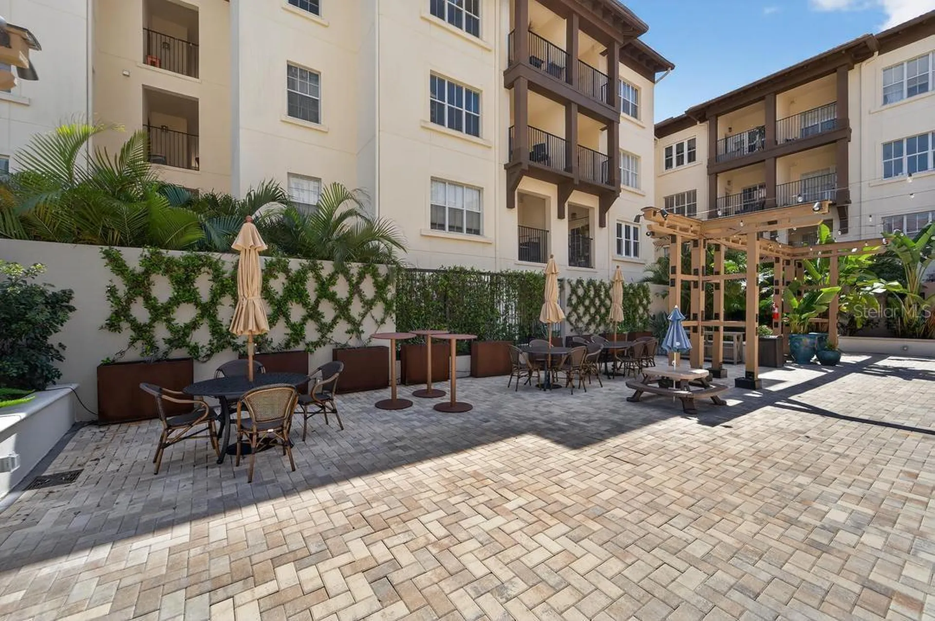 200 4th Avenue S St Petersburg FL 33701