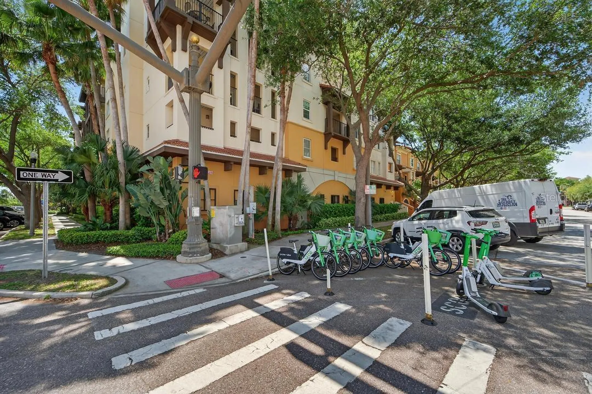 200 4th Avenue S St Petersburg FL 33701