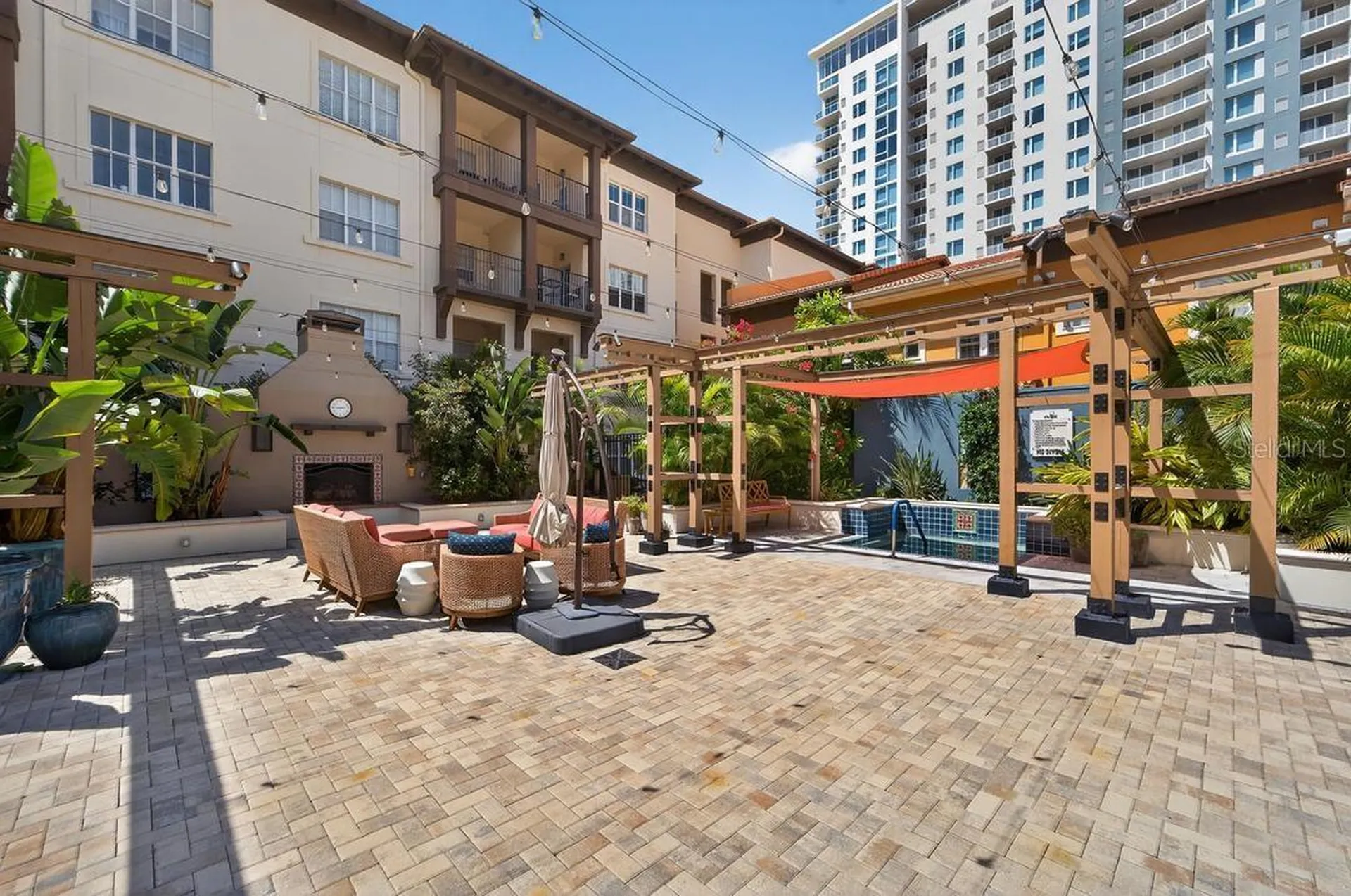 200 4th Avenue S St Petersburg FL 33701