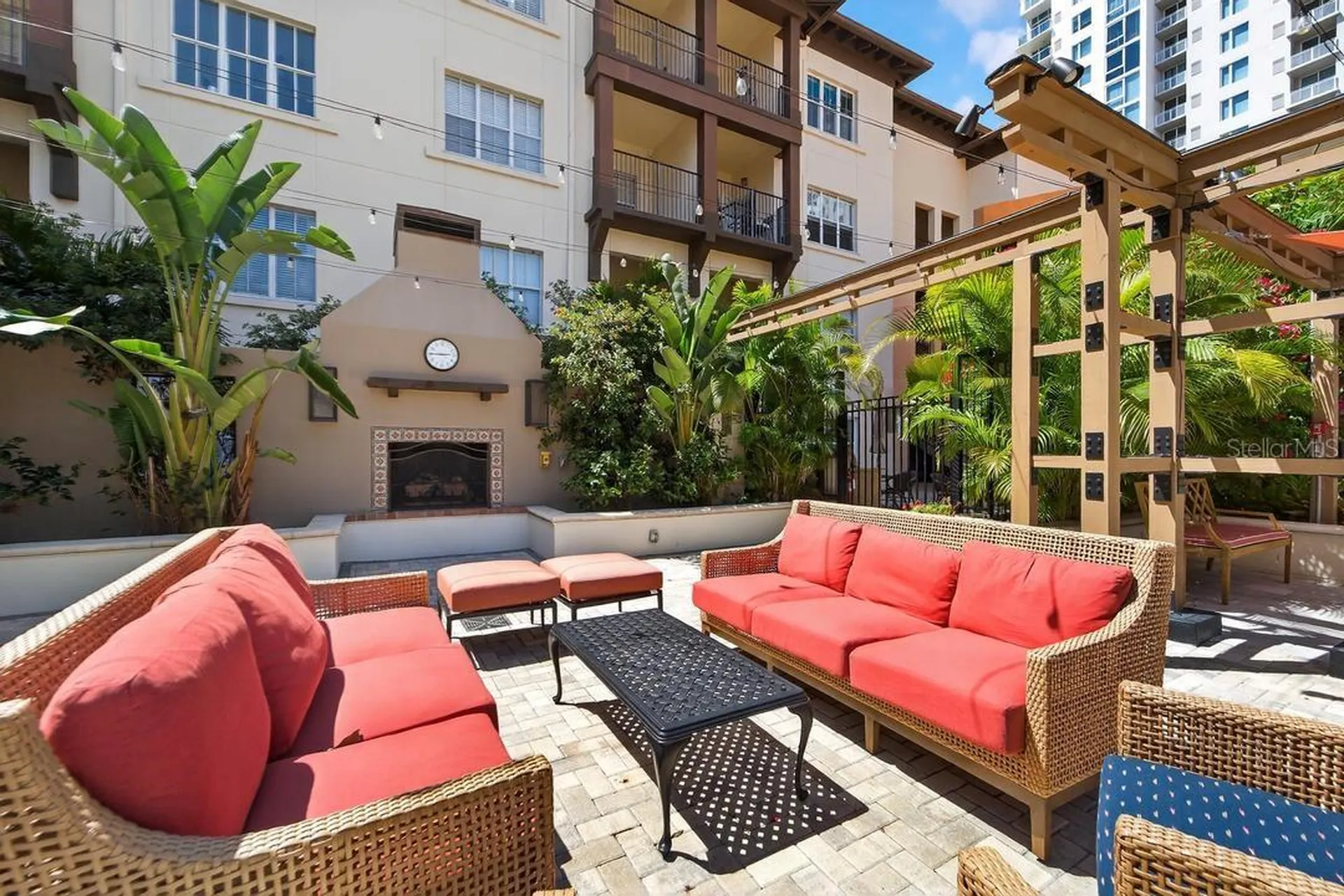 200 4th Avenue S St Petersburg FL 33701