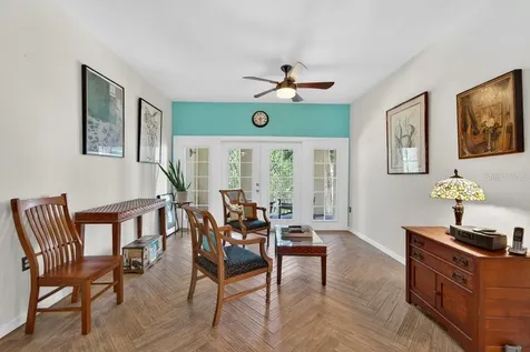 200 4th Avenue S St Petersburg FL 33701