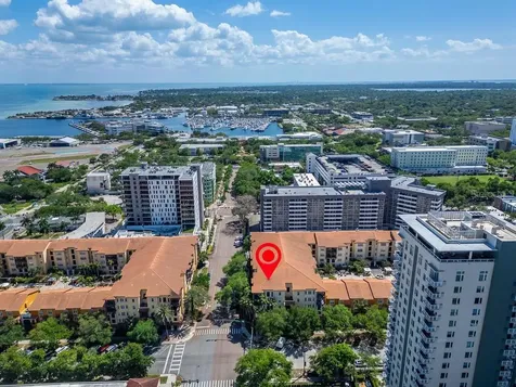 200 4th Avenue S St Petersburg FL 33701