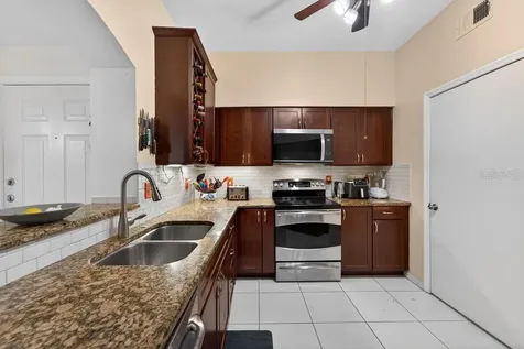 200 4th Avenue S St Petersburg FL 33701