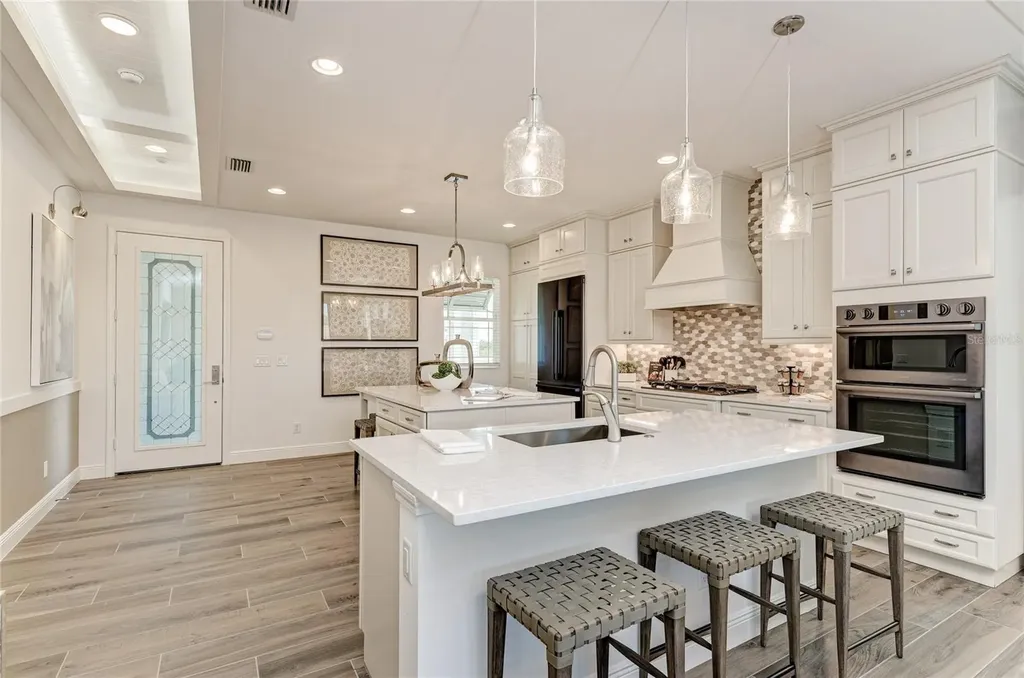 260 Van Gogh Cove Bradenton FL 34212