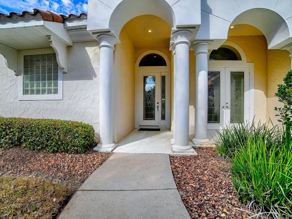 9926 Santa Barbara Court Howey In The Hills FL 34737