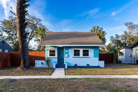 4327 17th Avenue S St Petersburg FL 33711