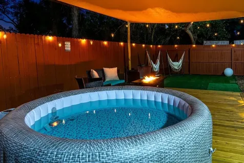 4327 17th Avenue S St Petersburg FL 33711