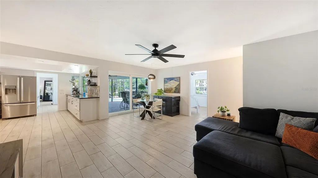 589 Commonwealth Lane Sarasota FL 34242