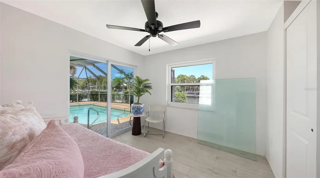 589 Commonwealth Lane Sarasota FL 34242