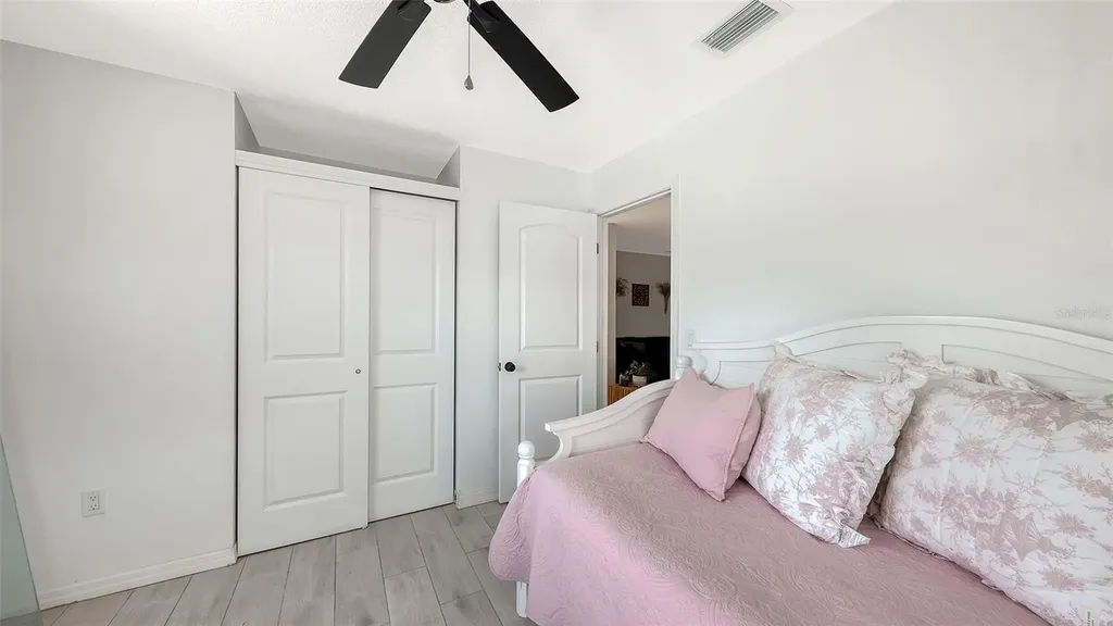 589 Commonwealth Lane Sarasota FL 34242