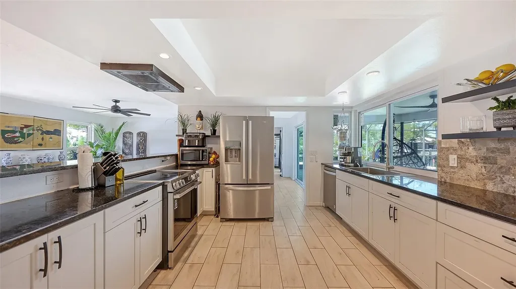 589 Commonwealth Lane Sarasota FL 34242