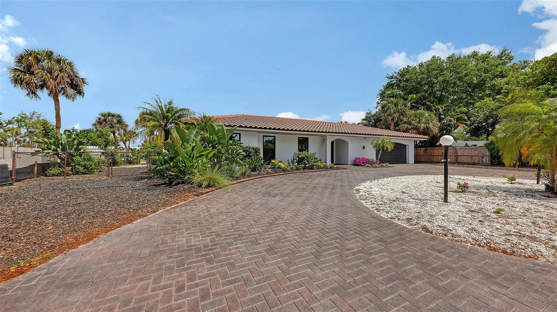 589 Commonwealth Lane Sarasota FL 34242
