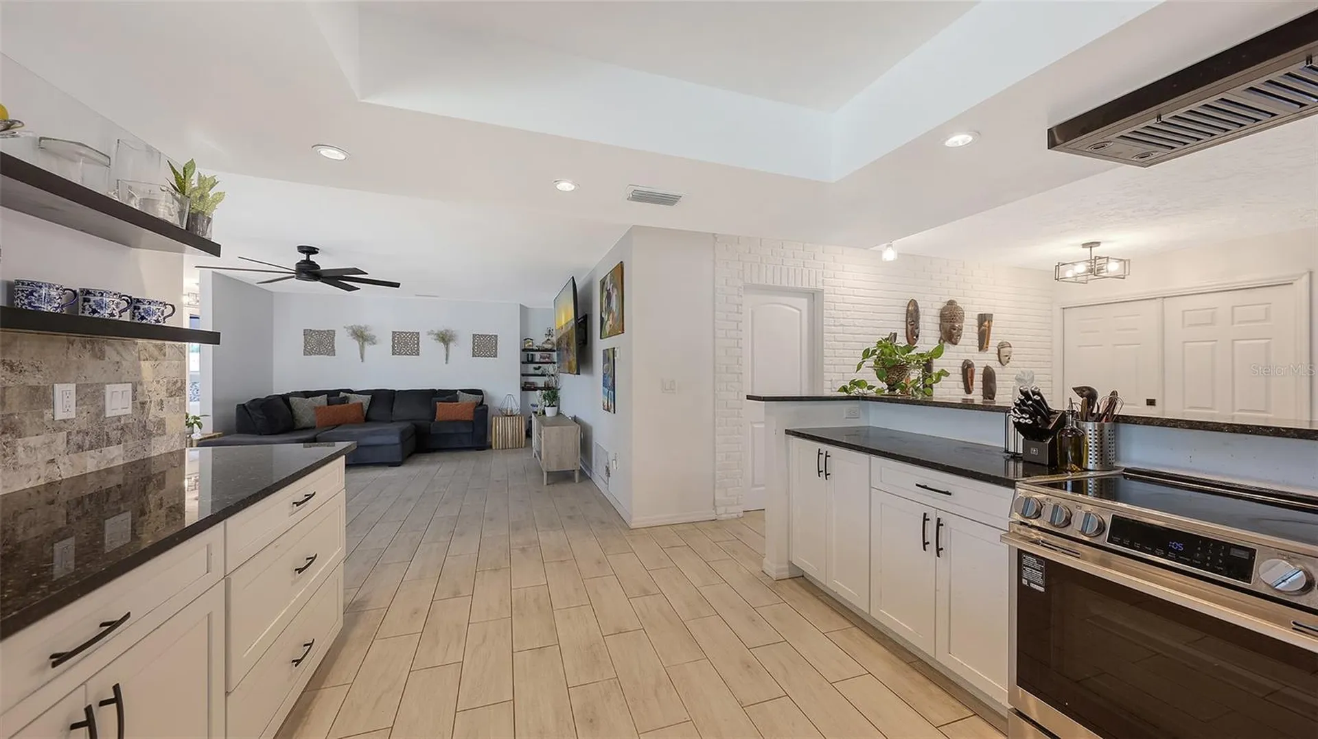 589 Commonwealth Lane Sarasota FL 34242