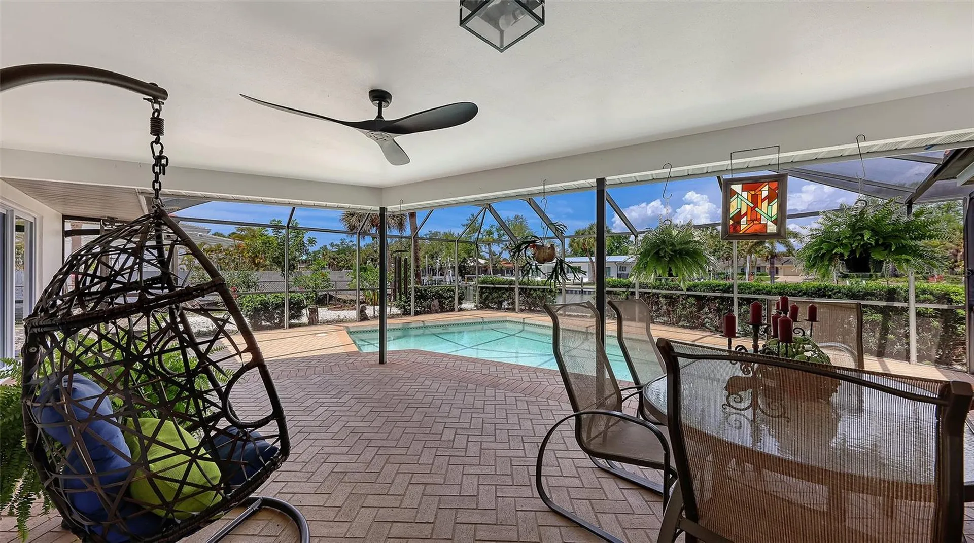 589 Commonwealth Lane Sarasota FL 34242