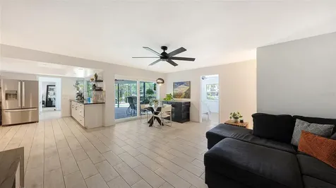 589 Commonwealth Lane Sarasota FL 34242
