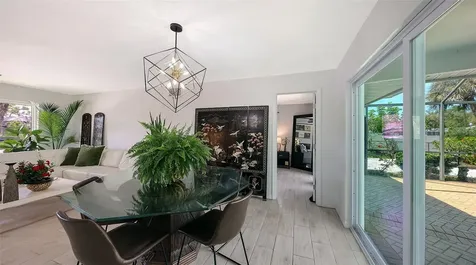 589 Commonwealth Lane Sarasota FL 34242