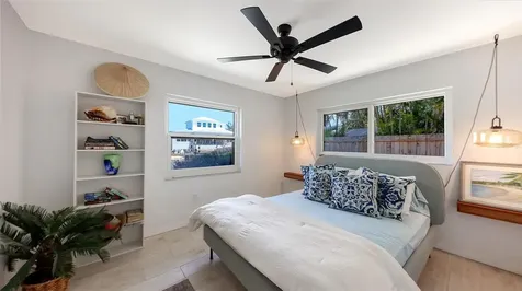 589 Commonwealth Lane Sarasota FL 34242